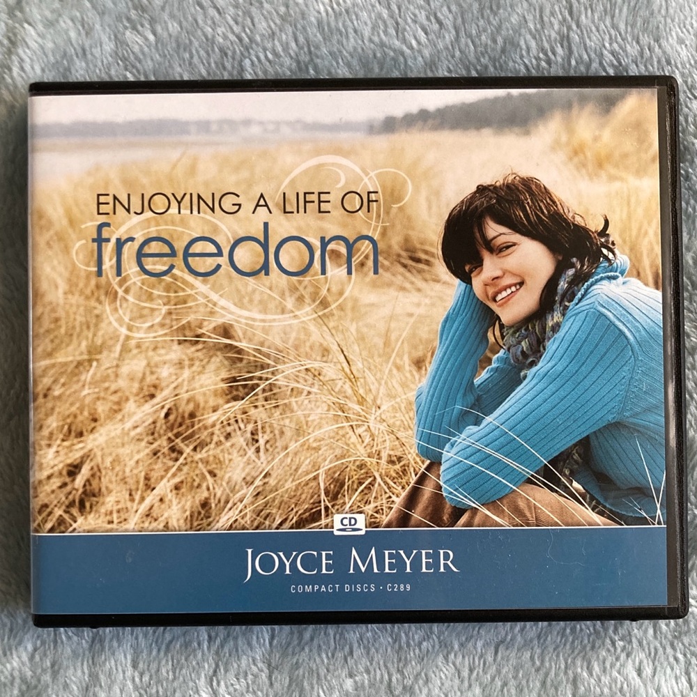 Like New Joyce Meyer 4 CD Teaching Series: Enjoying a Life of Freedom